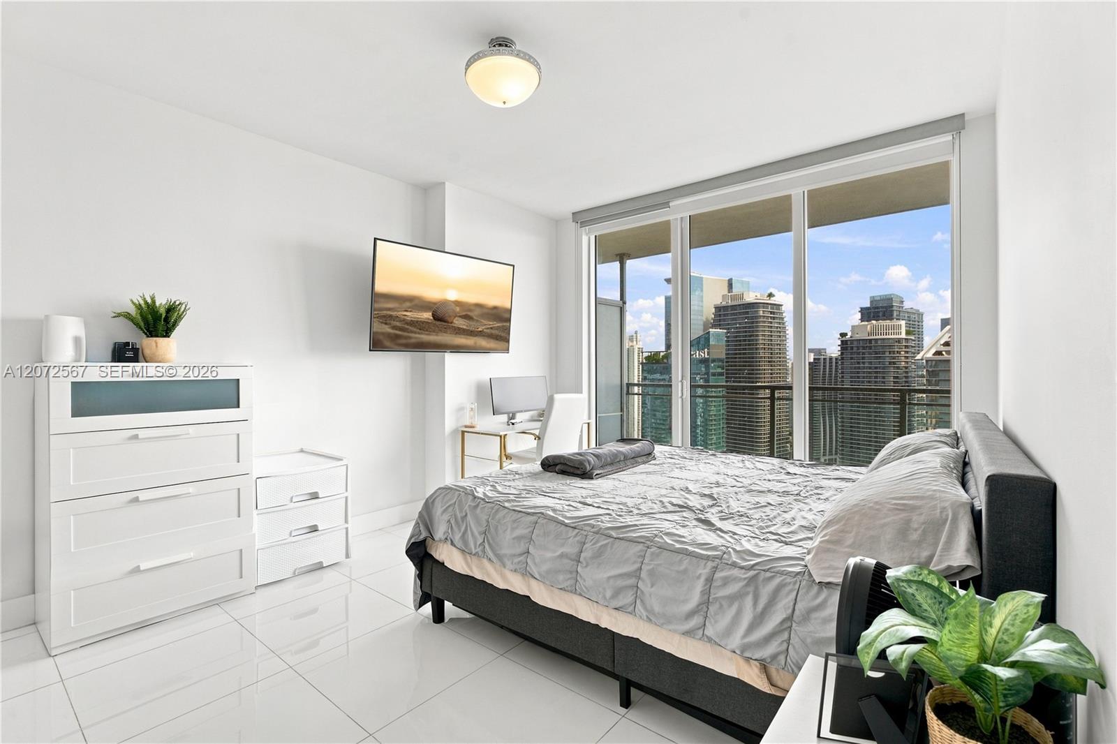 92 Southwest 3rd Street, Unit 4904 Miami, FL 33130 - Photo 11 of 15 Gallery Image 11