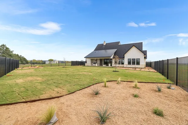 $1,273,000 | 306 Interlaken Street, Fredericksburg, TX 78624