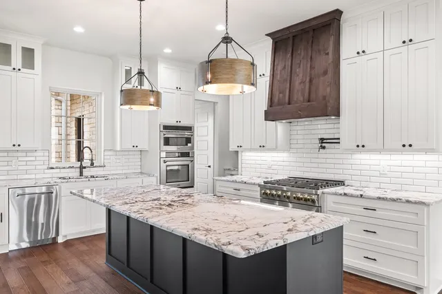 $1,273,000 | 306 Interlaken Street, Fredericksburg, TX 78624