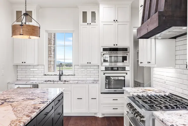 $1,273,000 | 306 Interlaken Street, Fredericksburg, TX 78624