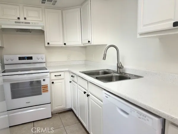 $2,595 | 51025 Avenida Martinez, Unit 9, La Quinta, CA 92253