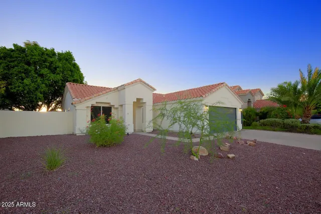 $2,195 | 19016 North 52nd Lane, Glendale, AZ 85308