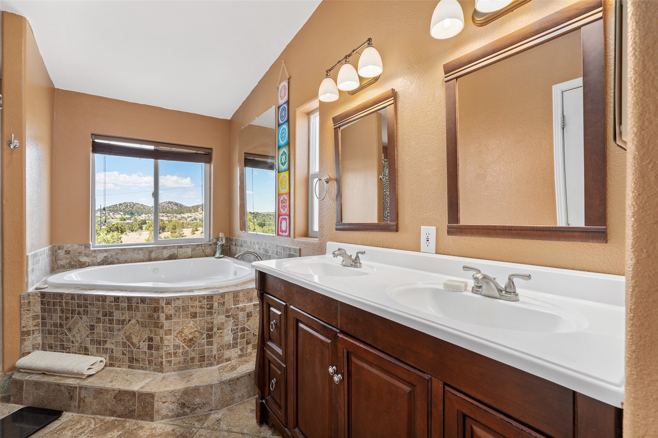 12 Apache Ridge Road Santa Fe, NM 87505 - Photo 31 of 69 primary bathroom