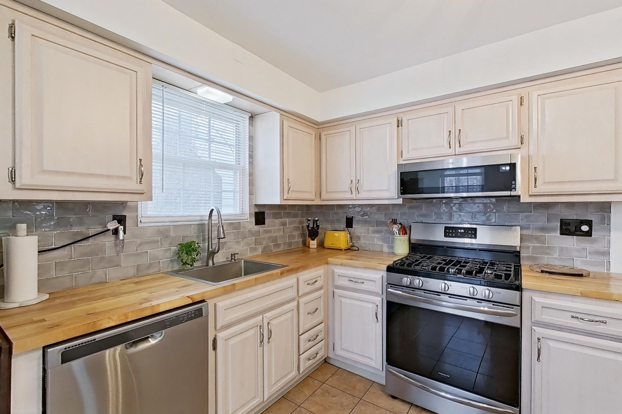 406 Lincoln Avenue Rutherford, NJ 07070 - Photo 15 of 50
