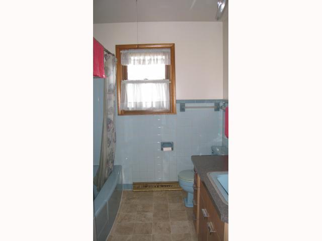 9524 Brookville Road Indianapolis, IN 46239 - Photo 10 of 12 Gallery Image 10