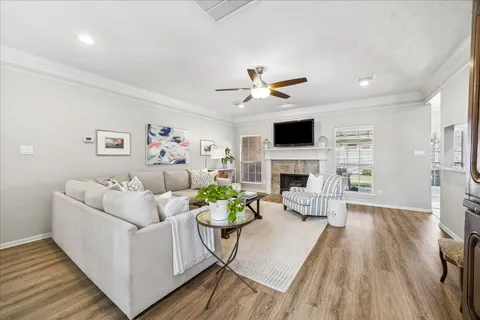 $920,000 | 7926 Wellington Court South, Houston, TX 77055