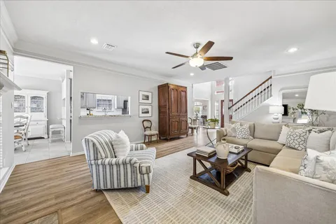 $920,000 | 7926 Wellington Court South, Houston, TX 77055