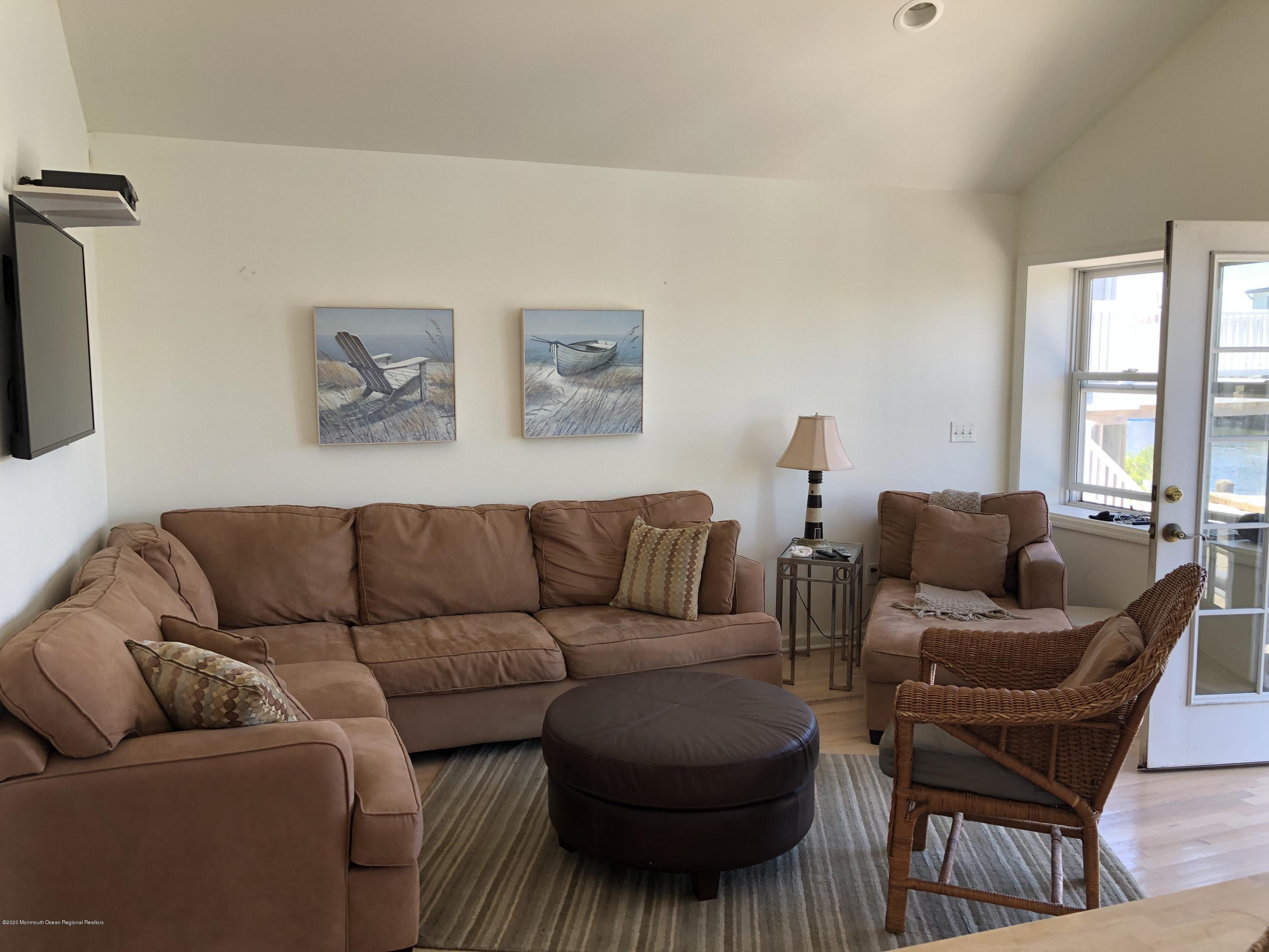 3209 Spar Road Lavallette, NJ 08735 - Photo 16 of 28 Living room