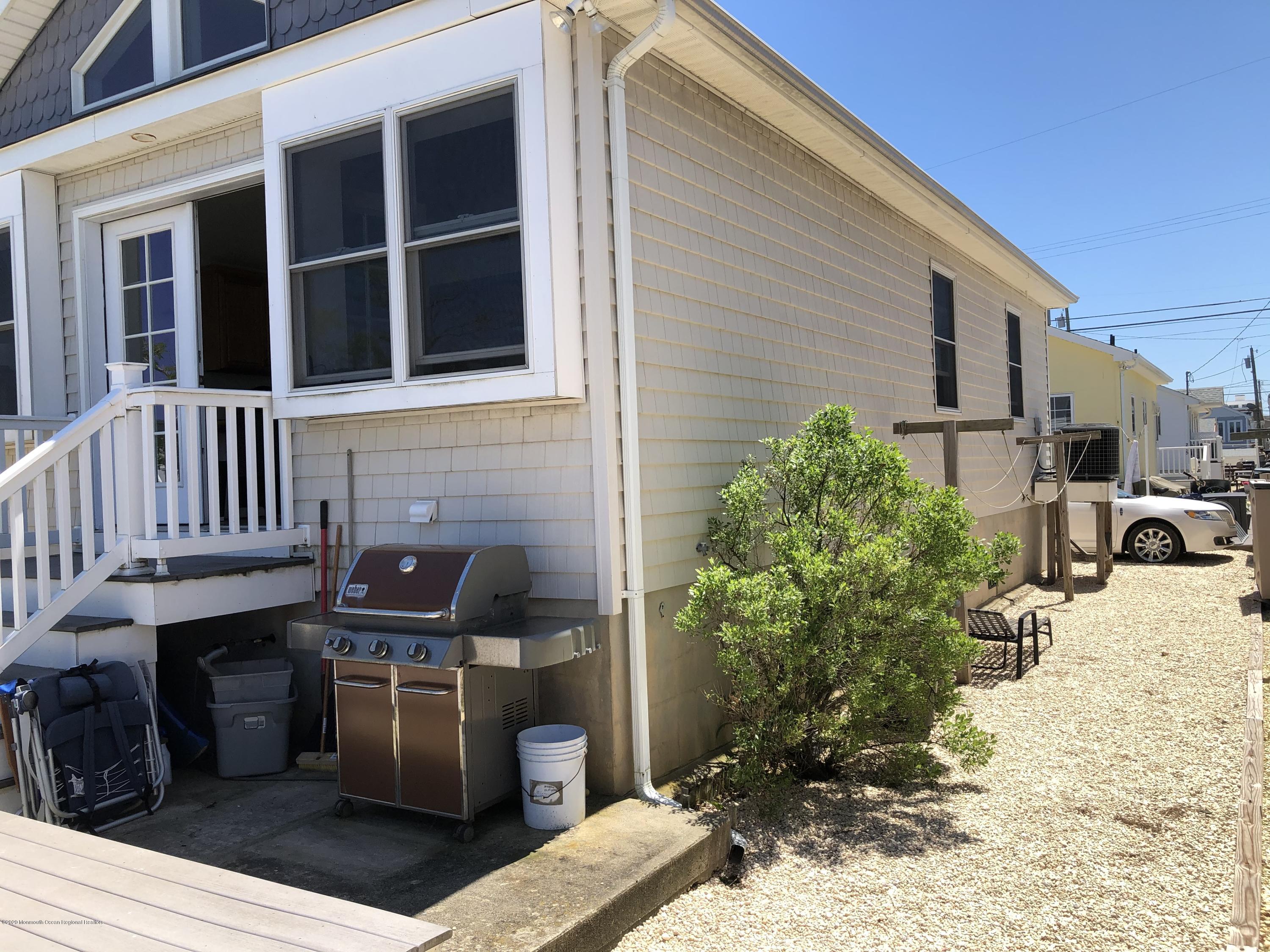 3209 Spar Road Lavallette, NJ 08735 - Photo 10 of 28 Right side
