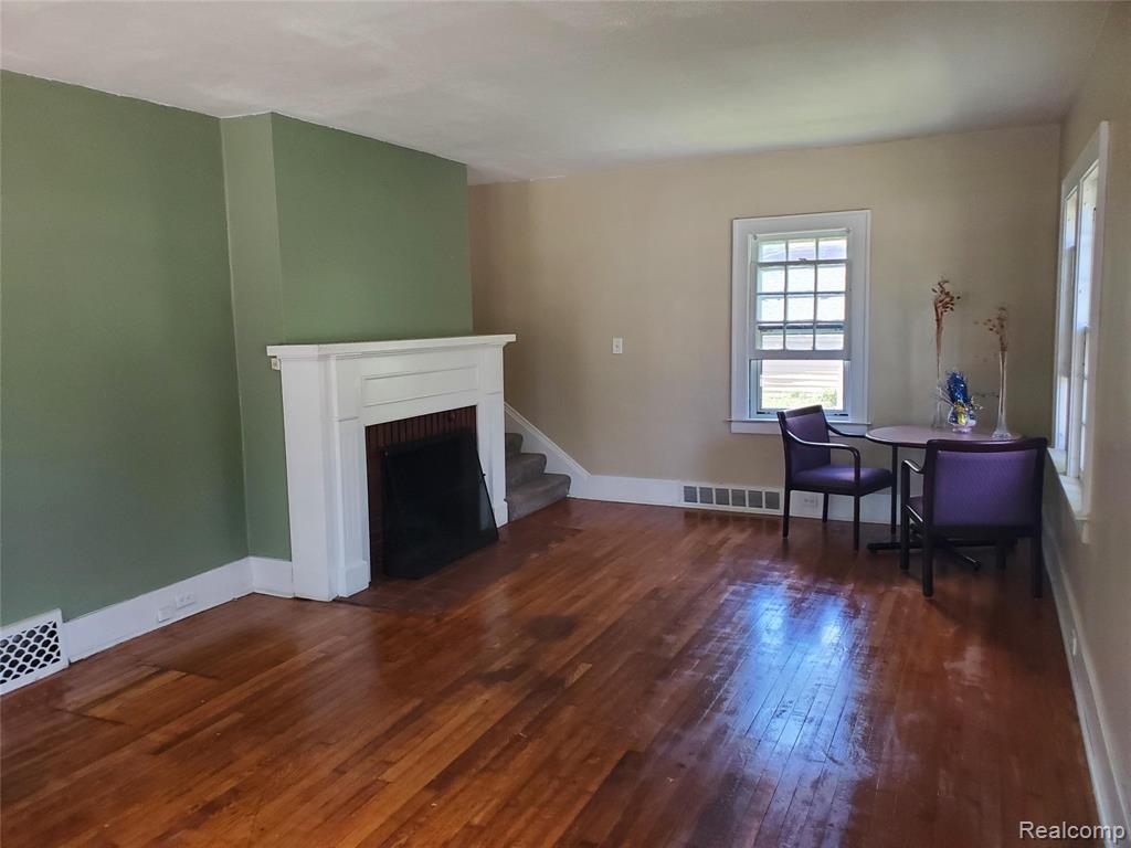 358 West Iroquois Road Pontiac, MI 48341 - Photo 11 of 29