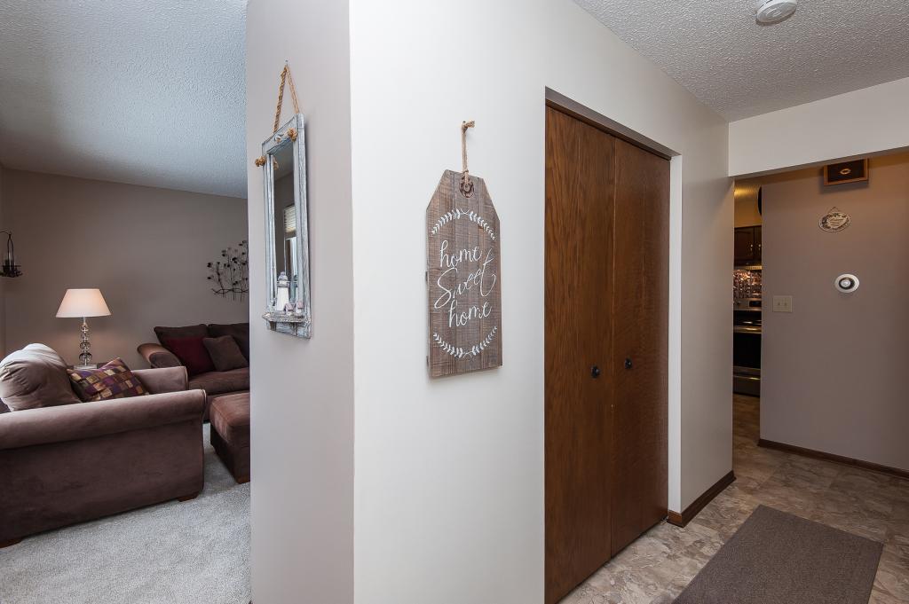 2859 24th Street Northwest Rochester, MN 55901 - Photo 25 of 34