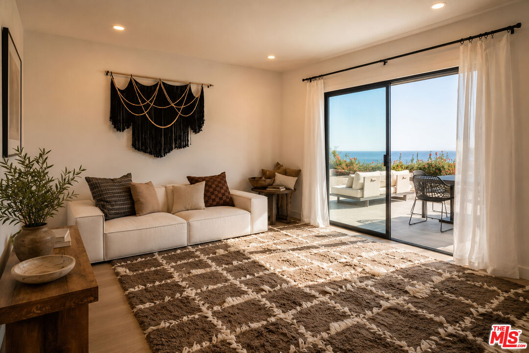 20374 Seaboard Road Malibu, CA 90265 - Photo 9 of 26
