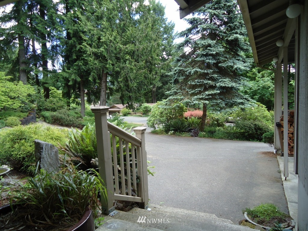 2217 Rimrock Court Southwest Olympia, WA 98512 - Photo 2 of 15 Gallery Image 2