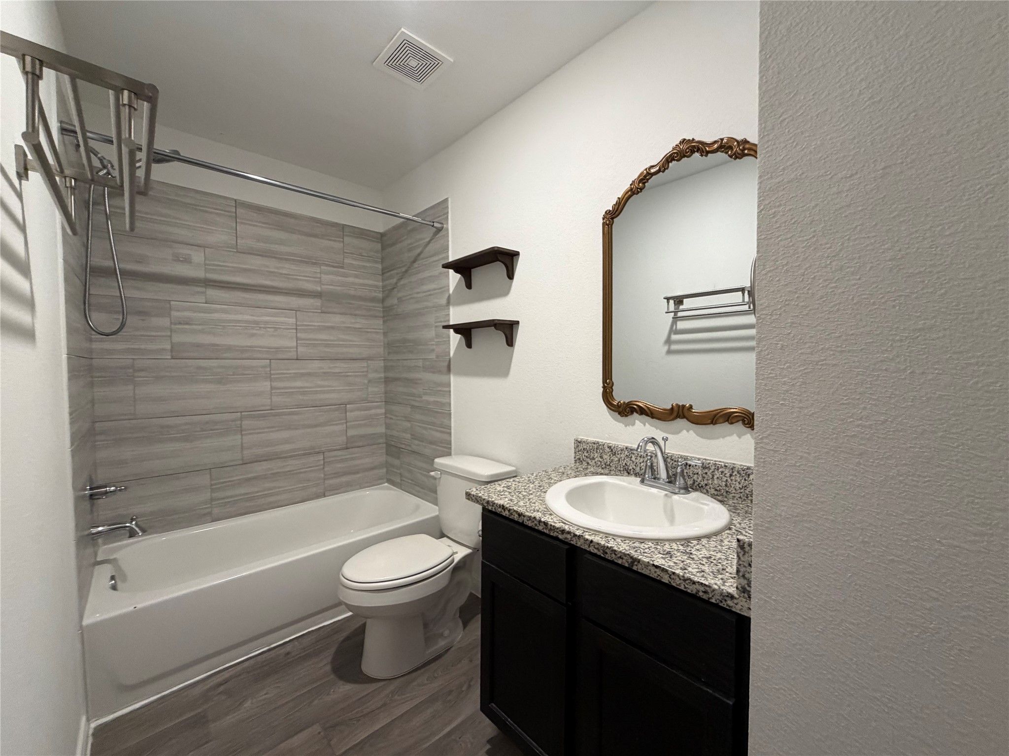 16550 Colleen Place Conroe, TX 77306 - Photo 14 of 19 Bathroom