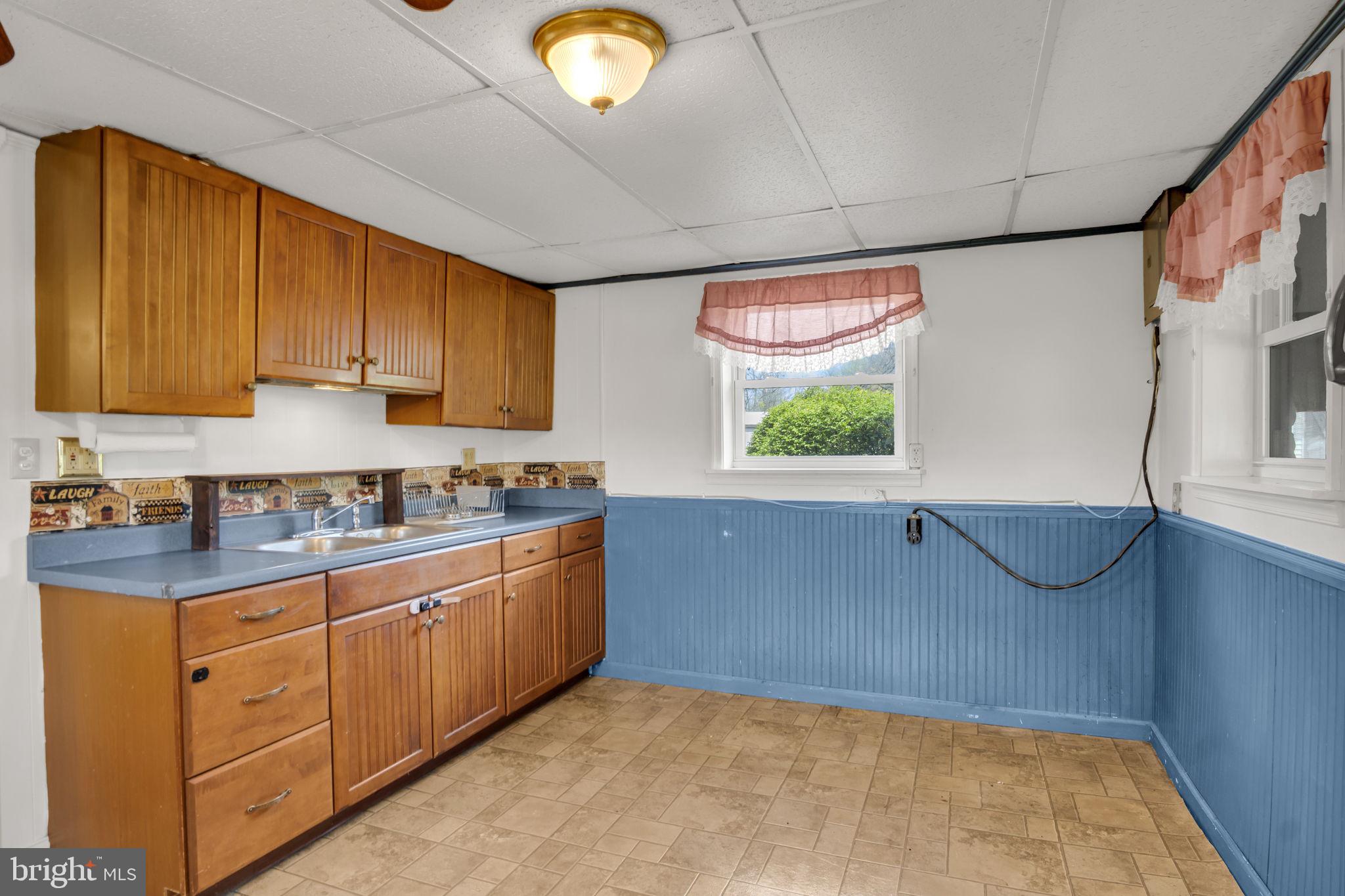 407 Potato Road Carlisle, PA 17015 - Photo 7 of 43