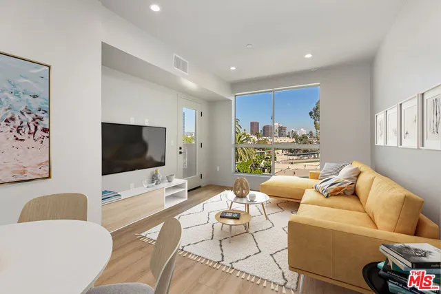 $4,795 | 12431 Rochester Avenue, Unit 311, Los Angeles, CA 90025