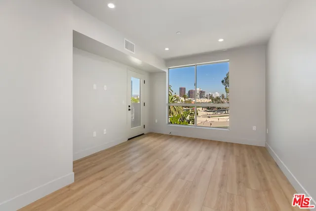 $4,795 | 12431 Rochester Avenue, Unit 311, Los Angeles, CA 90025