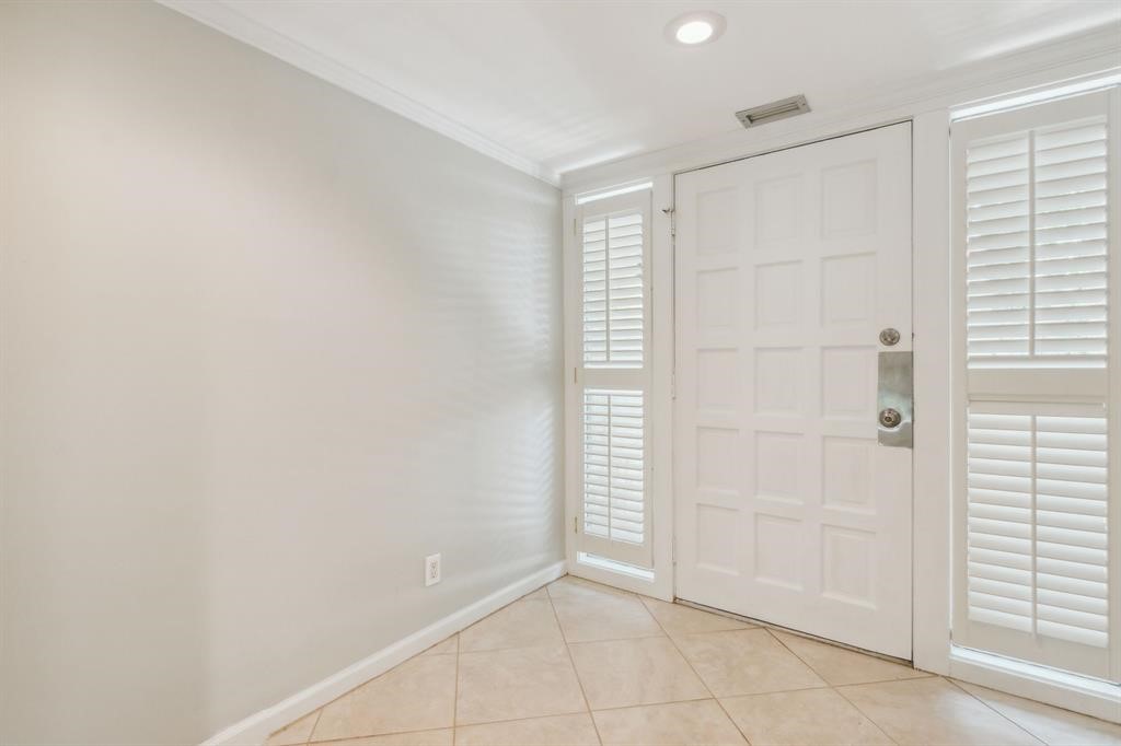 3036 Sea Marsh Road Fernandina Beach, FL 32034 - Photo 6 of 43 an empty room with window