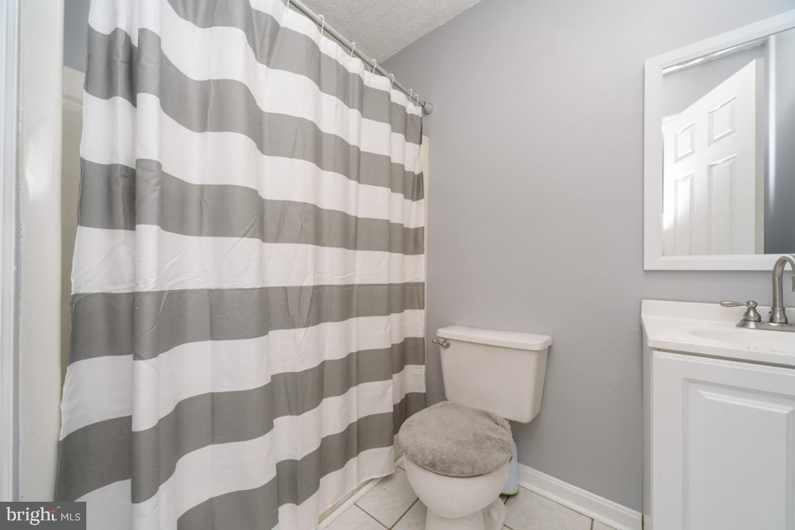 6504 Golden Ring Road Rosedale, MD 21237 - Photo 22 of 30 Full bath