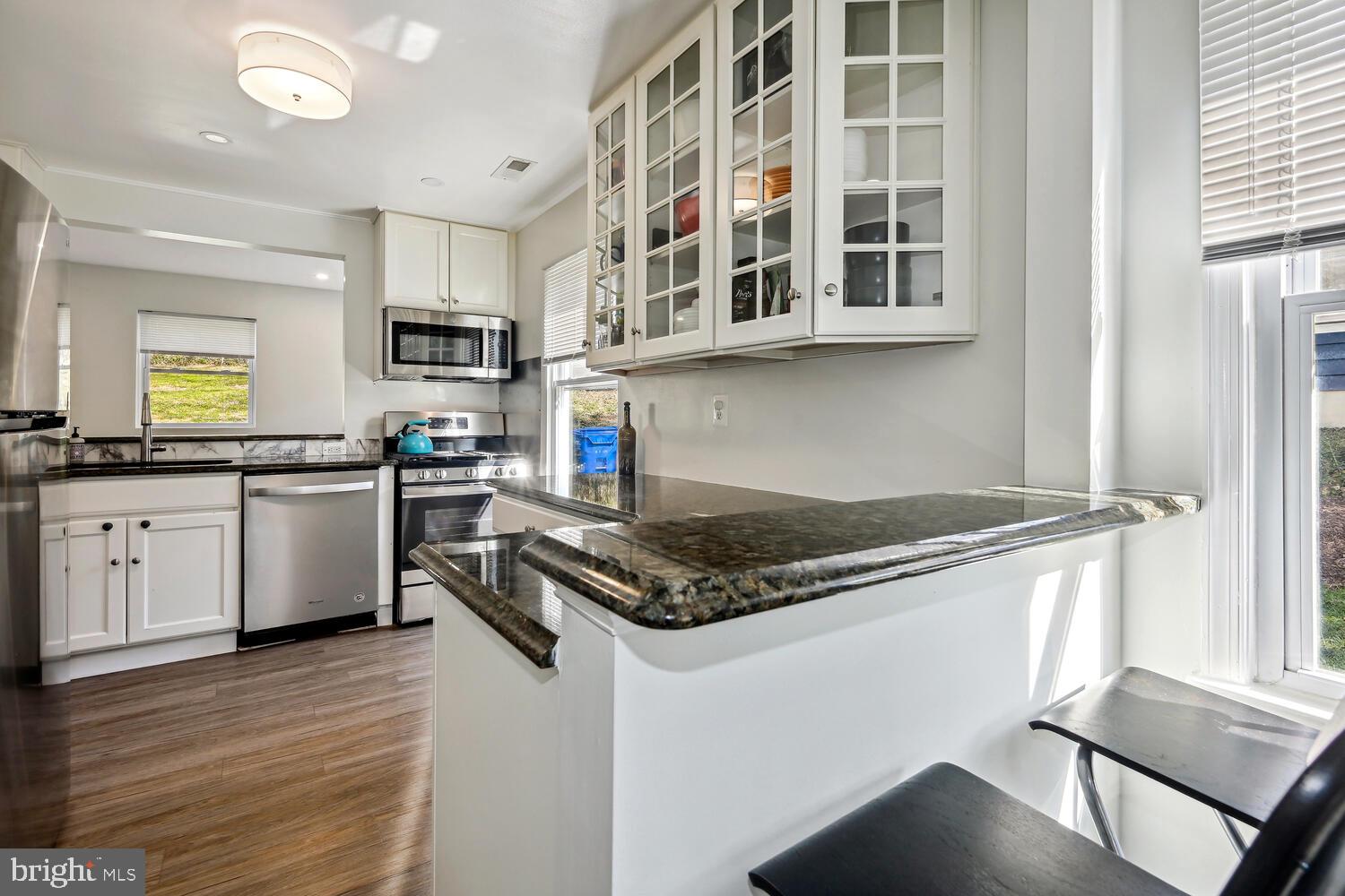 Beautiful kitchen with breakfast bar