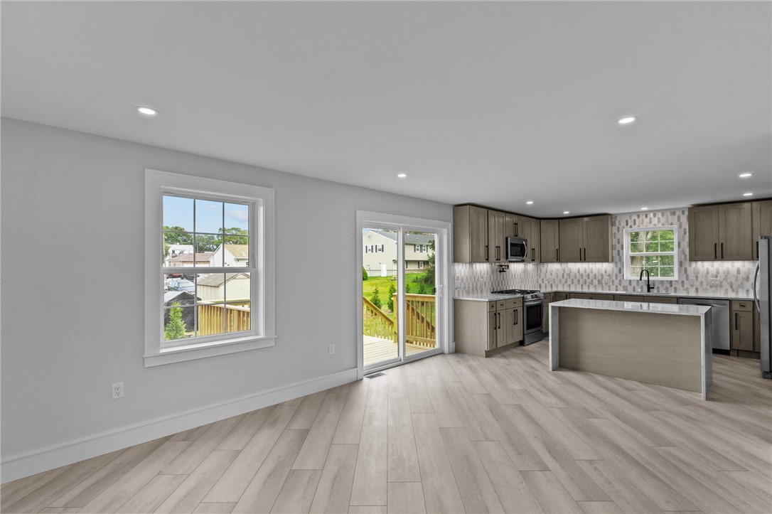 45 Bellevue Avenue Westerly, RI 02891 - Photo 11 of 50