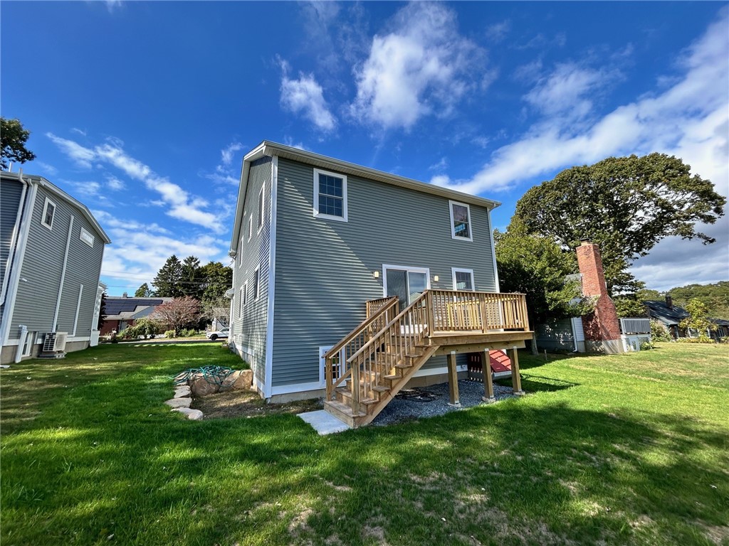 45 Bellevue Avenue Westerly, RI 02891 - Photo 2 of 50