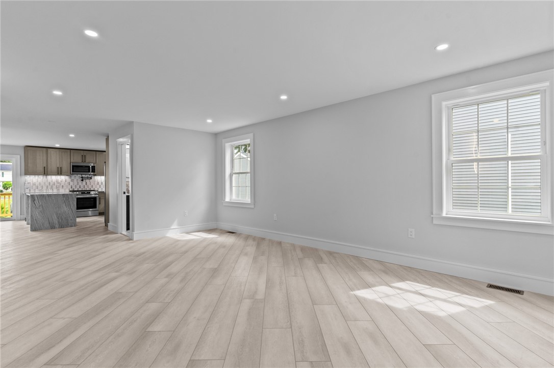 45 Bellevue Avenue Westerly, RI 02891 - Photo 21 of 50