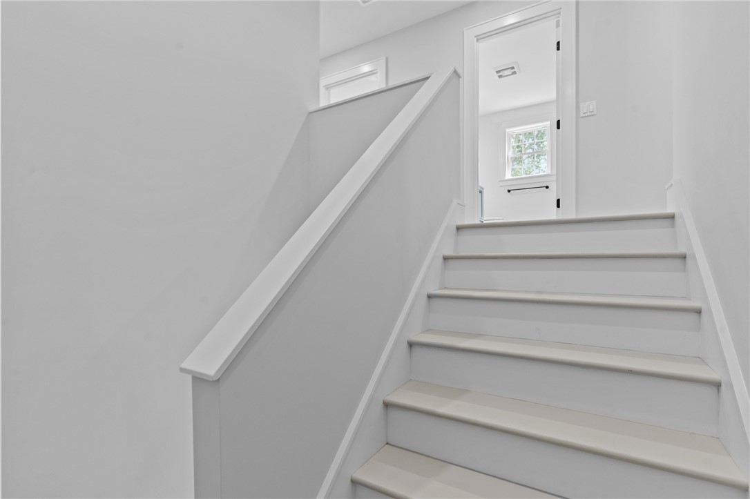 45 Bellevue Avenue Westerly, RI 02891 - Photo 23 of 50