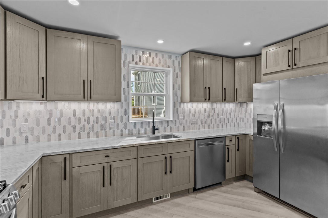 45 Bellevue Avenue Westerly, RI 02891 - Photo 7 of 50