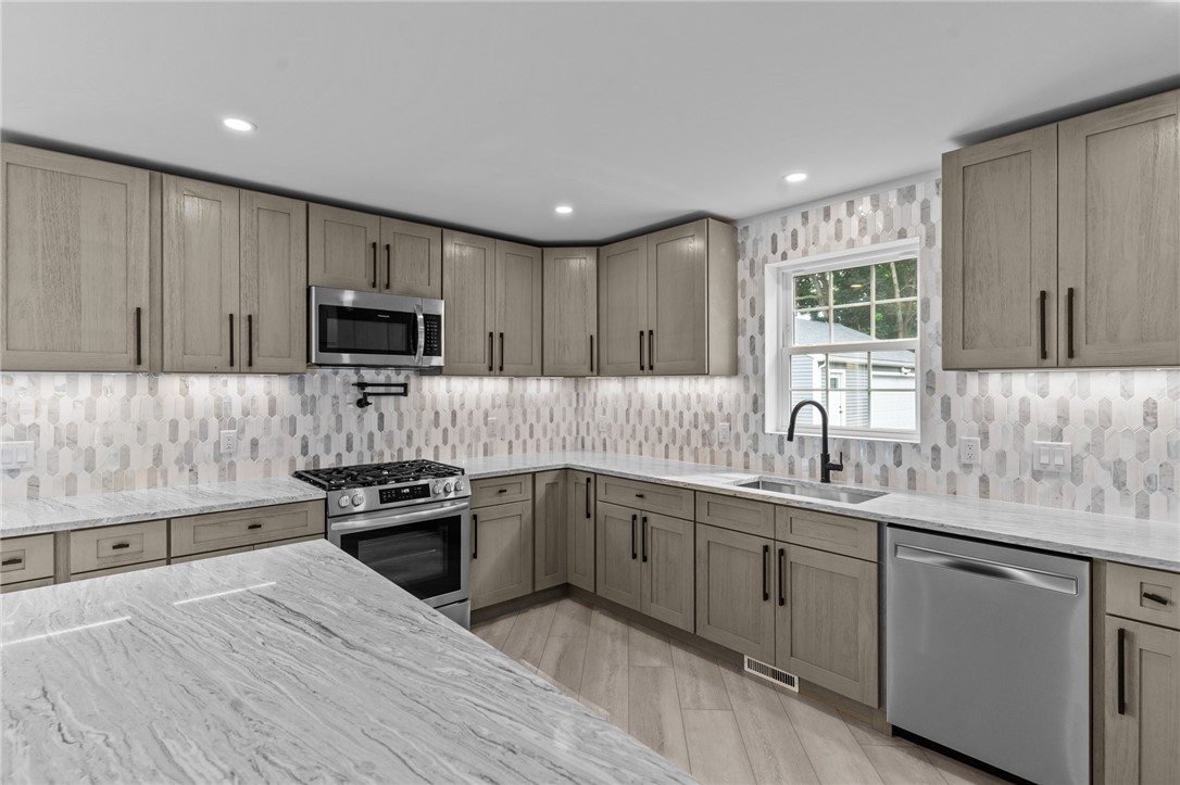 45 Bellevue Avenue Westerly, RI 02891 - Photo 8 of 50