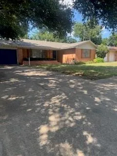 $305,000 | 709 Valley View Drive, Arlington, TX 76010