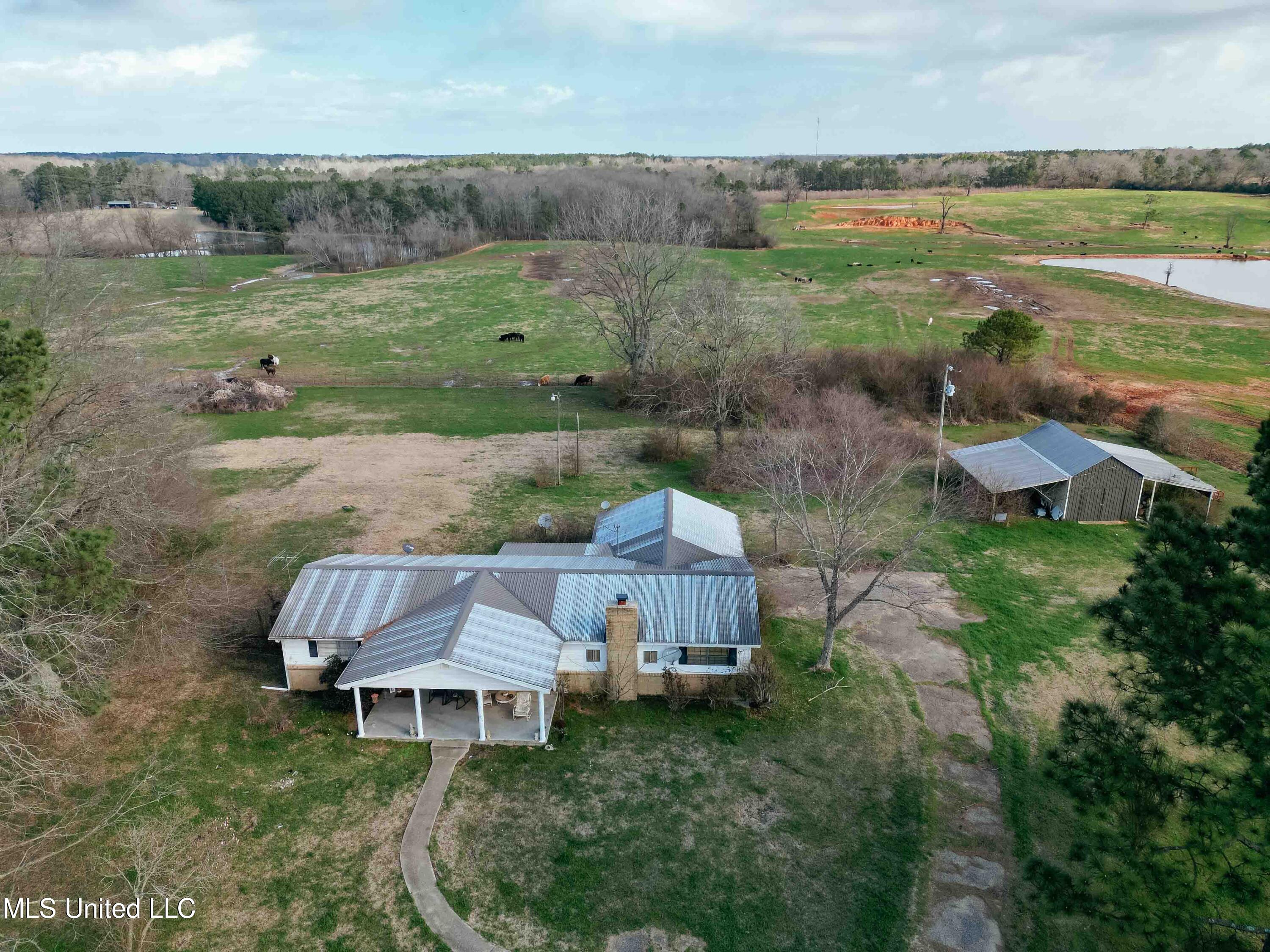 626 H B Smith Road Magee, MS 39111 - Photo 6 of 23 626_HB-Smith_Rd_Magee-4