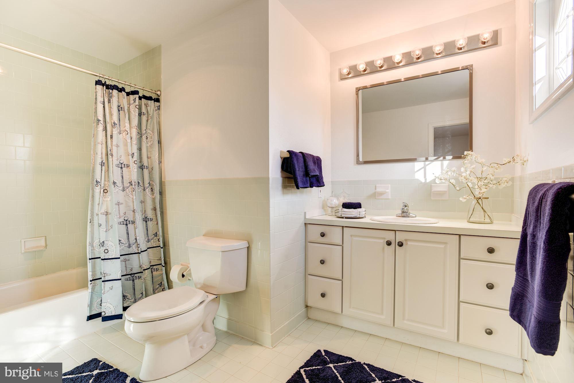 2621 Ogleton Road Annapolis, MD 21403 - Photo 21 of 35 Primary Bath