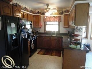 4358 Ketchum - kitchen.jpg