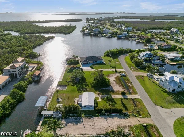 $1,850 | 2880 Eighth Avenue, St. James City, FL 33956