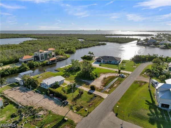 $1,850 | 2880 Eighth Avenue, St. James City, FL 33956