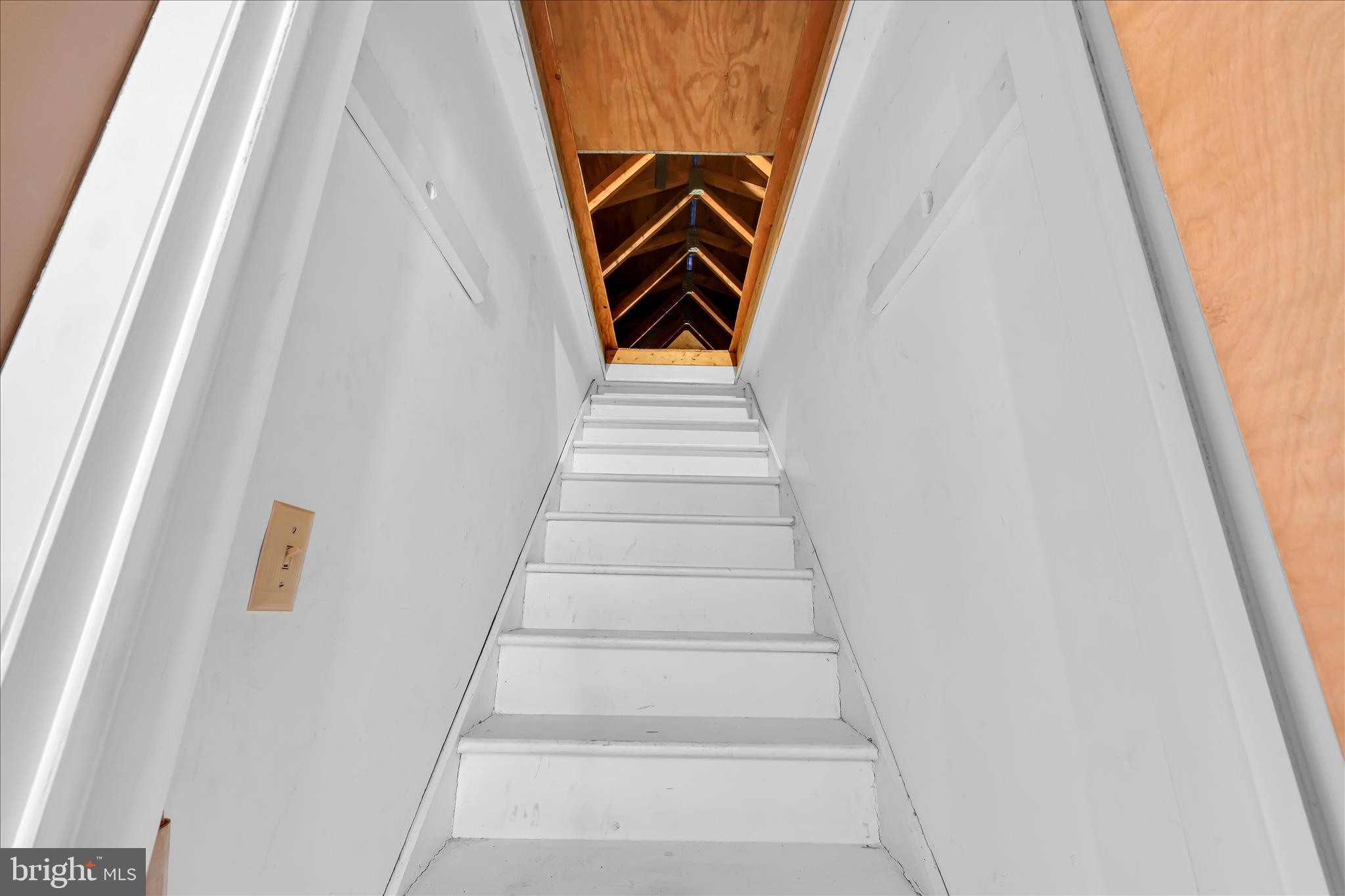 217 Seidel Street Reading, PA 19606 - Photo 18 of 38 Staircase