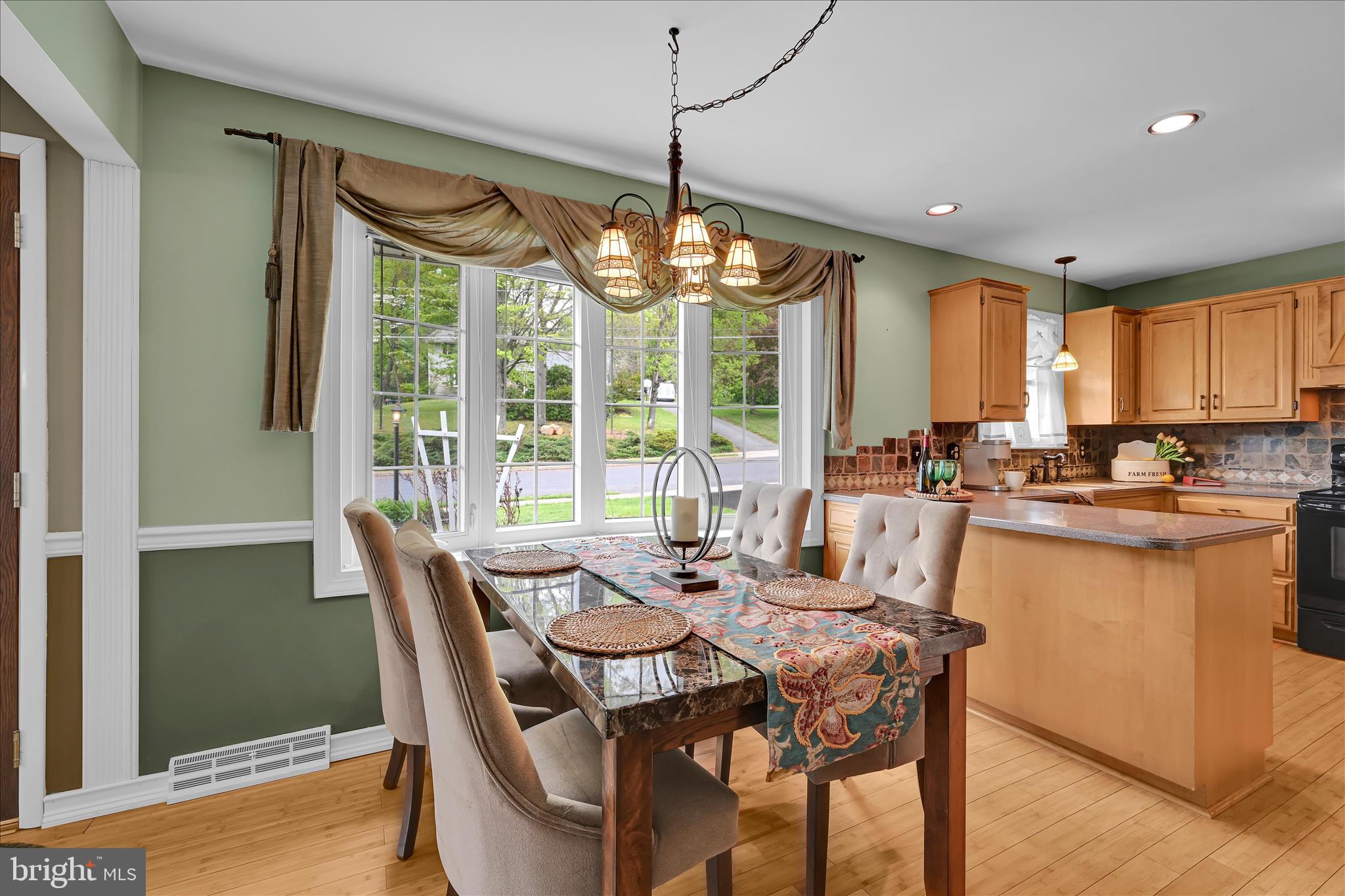 217 Seidel Street Reading, PA 19606 - Photo 6 of 38 Dining Area