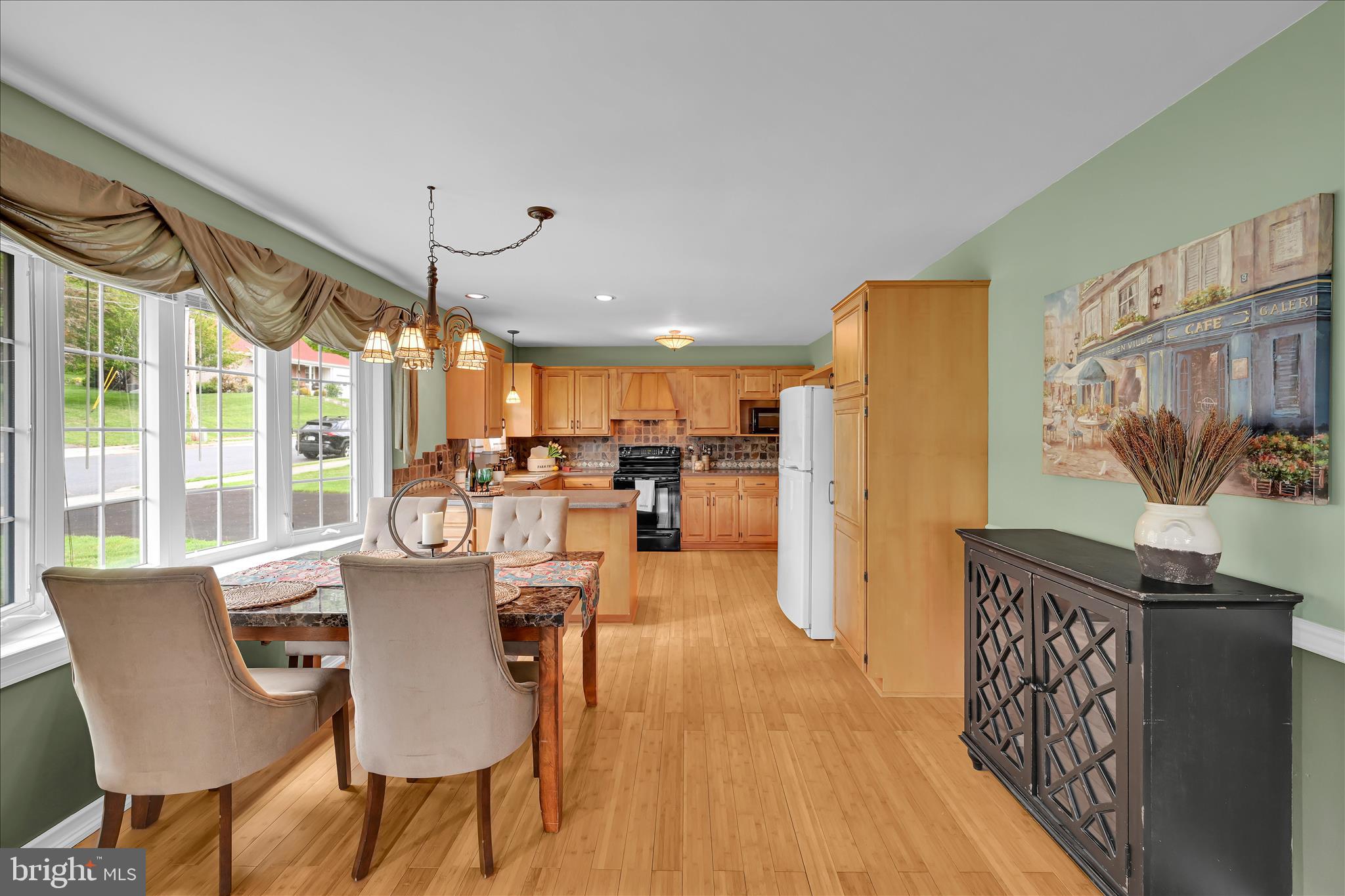 217 Seidel Street Reading, PA 19606 - Photo 7 of 38 Dining Area