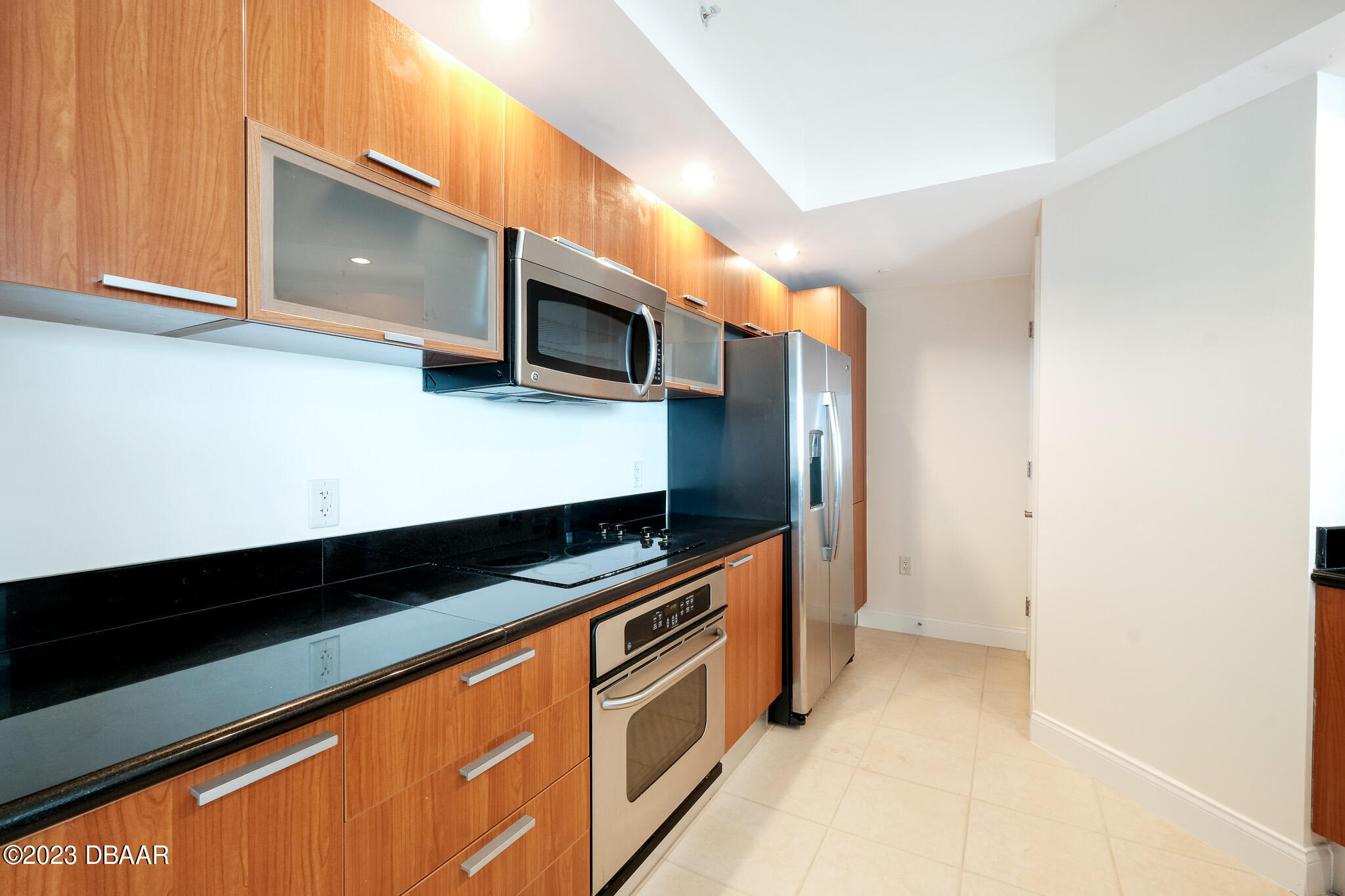 241 Riverside Drive, Unit 1006 Daytona Beach, FL 32117 - Photo 12 of 43 kitchen