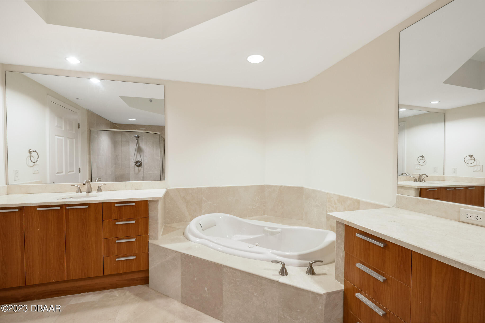 241 Riverside Drive, Unit 1006 Daytona Beach, FL 32117 - Photo 23 of 43 primary bath, jetted tub