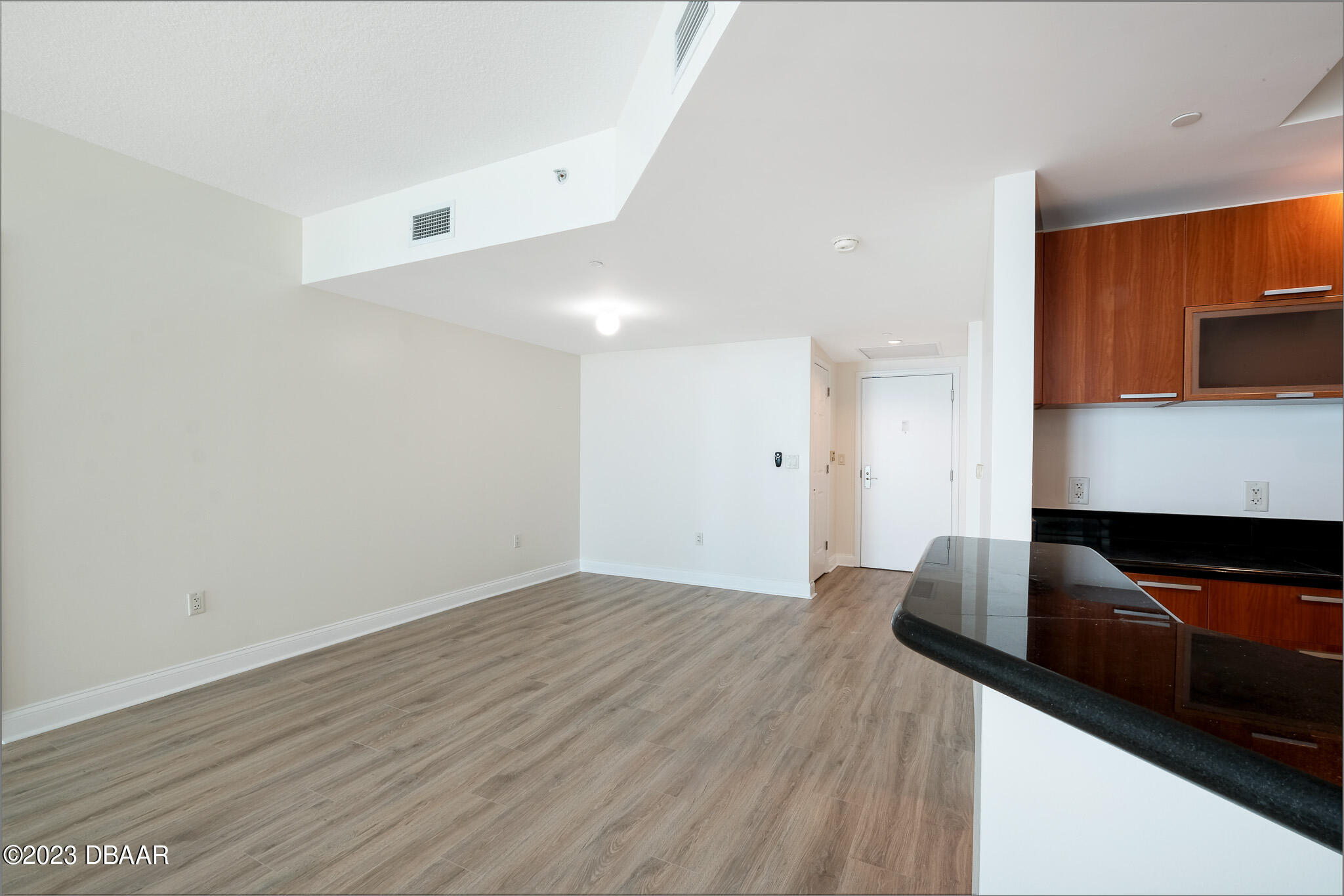 241 Riverside Drive, Unit 1006 Daytona Beach, FL 32117 - Photo 7 of 43 dining area