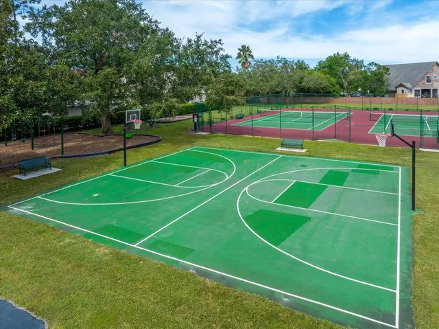a tennis court that has tennis net