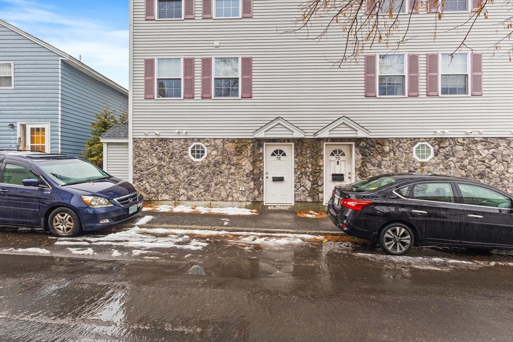 7 Butler Avenue, Unit 5 Lowell, MA 01852 - Photo 9 of 9