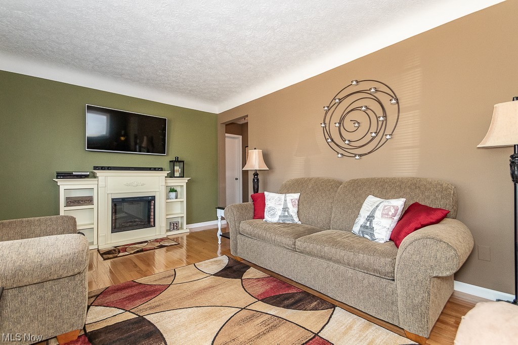 30308 Barjode Road Willowick, OH 44095 - Photo 9 of 35