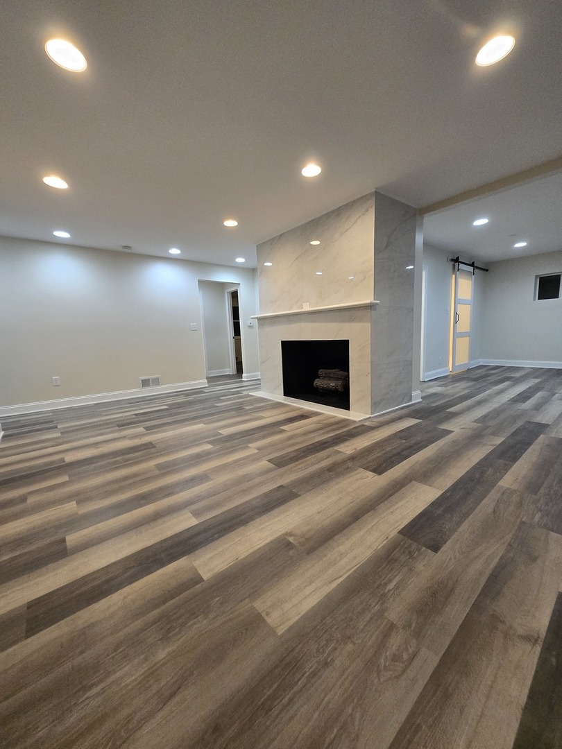 813 Chicago Road Chicago Heights, IL 60411 - Photo 3 of 29