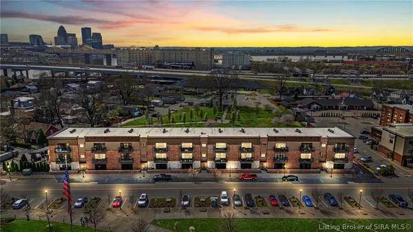 $337,000 | 238 Mulberry Street, Jeffersonville, IN 47130