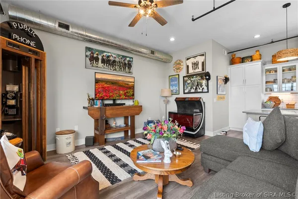 $337,000 | 238 Mulberry Street, Jeffersonville, IN 47130