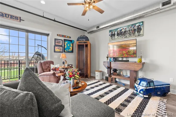 $337,000 | 238 Mulberry Street, Jeffersonville, IN 47130