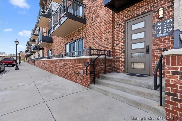 $337,000 | 238 Mulberry Street, Jeffersonville, IN 47130